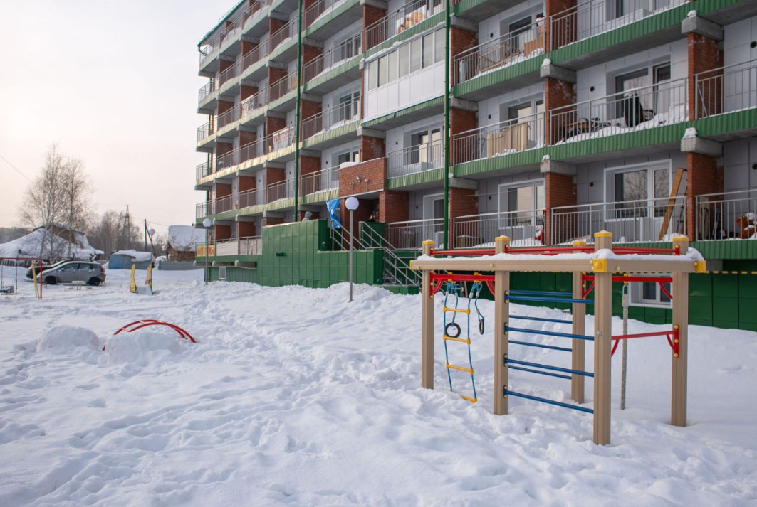 Светлый, 35